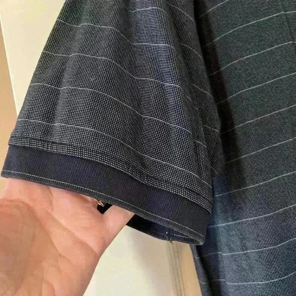 Izod light Navy Polo Shirt With Small Detailed Pattern Mens Large - Picture 4 of 6